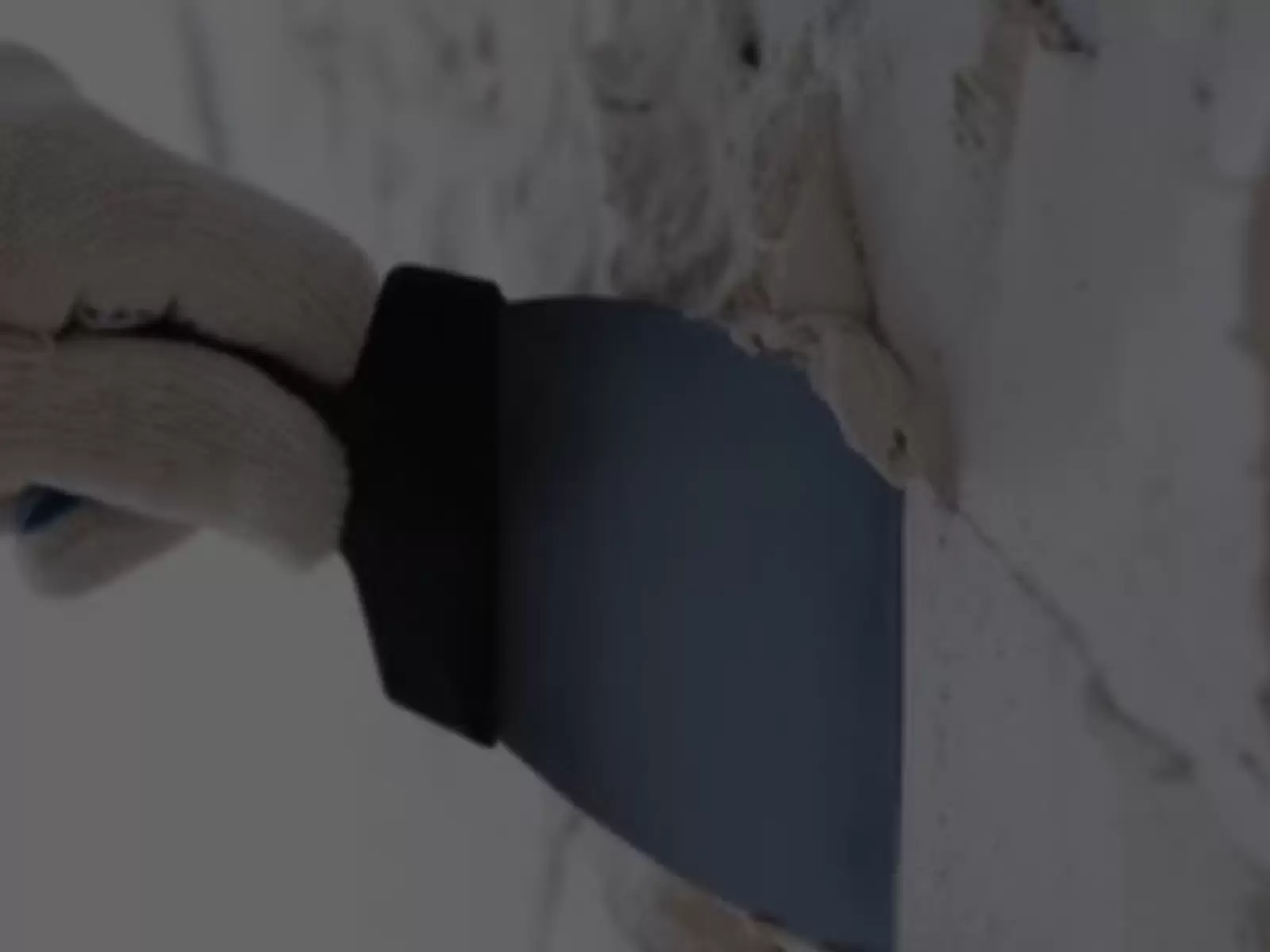 How to Choose Between Drywall Repair and Replacement